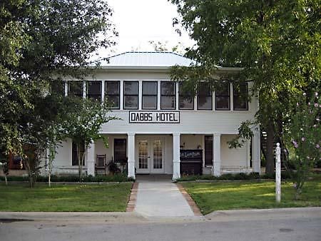 Dabbs Hotel Bed And Breakfast Llano 외부 사진