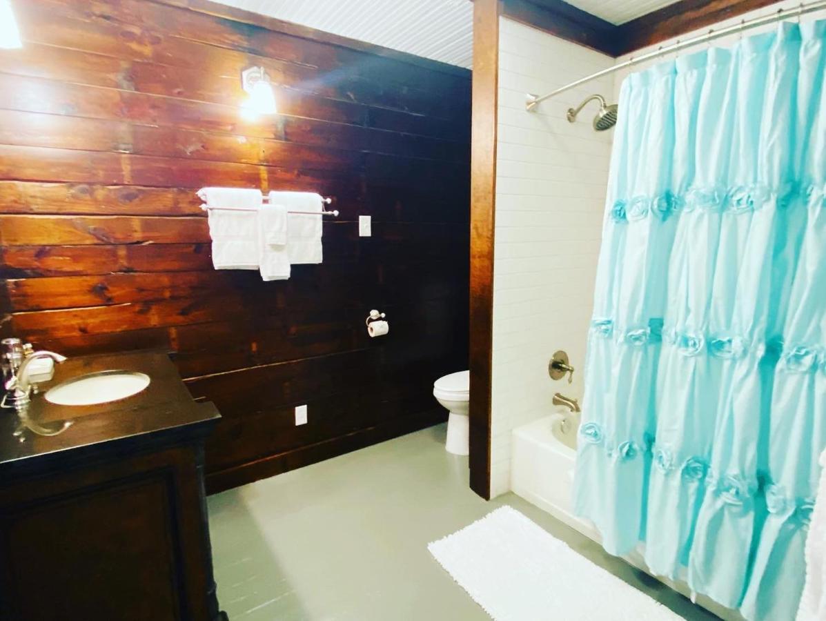 Dabbs Hotel Bed And Breakfast Llano 외부 사진