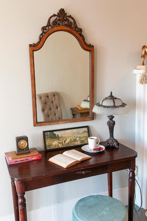 Dabbs Hotel Bed And Breakfast Llano 외부 사진