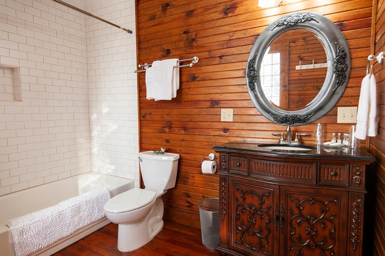 Dabbs Hotel Bed And Breakfast Llano 외부 사진