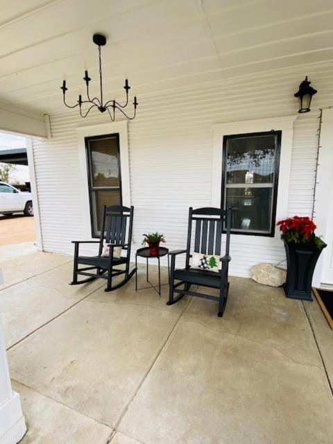 Dabbs Hotel Bed And Breakfast Llano 외부 사진