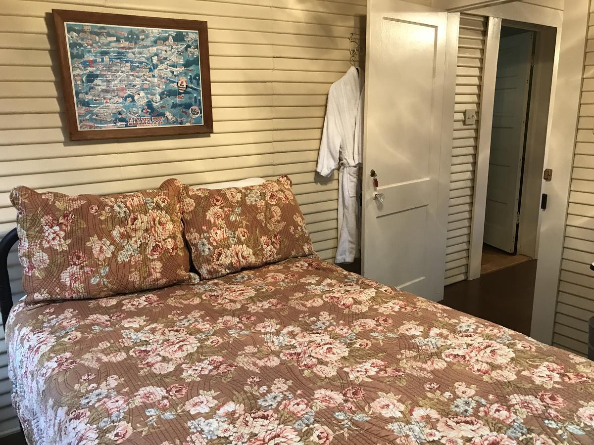 Dabbs Hotel Bed And Breakfast Llano 외부 사진
