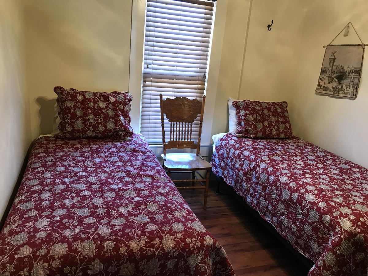 Dabbs Hotel Bed And Breakfast Llano 외부 사진