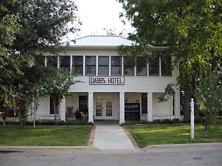 Dabbs Hotel Bed And Breakfast Llano 외부 사진
