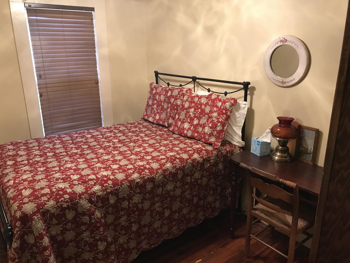 Dabbs Hotel Bed And Breakfast Llano 외부 사진